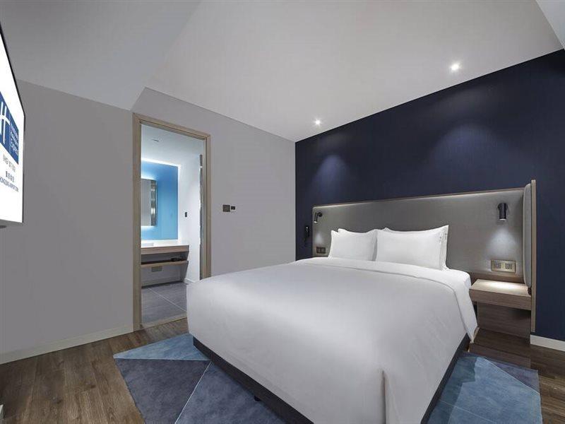 Holiday Inn Express Chongqing Airport Zone By Ihg Exterior photo
