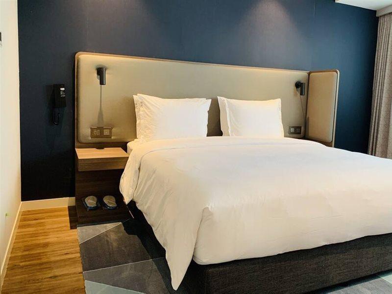 Holiday Inn Express Chongqing Airport Zone By Ihg Exterior photo