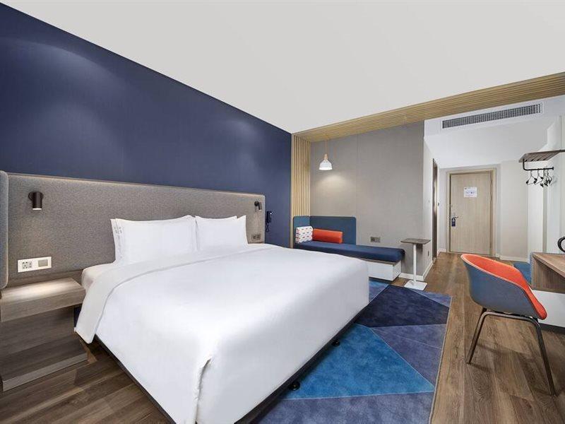 Holiday Inn Express Chongqing Airport Zone By Ihg Exterior photo